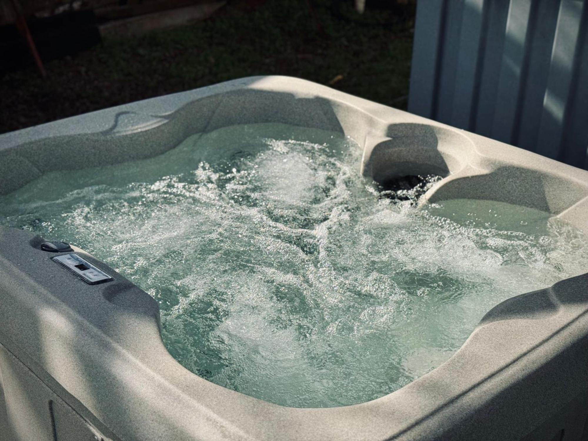 Hot Tub! The Blue Ridge Luxury Container Home Bellmead Extérieur photo